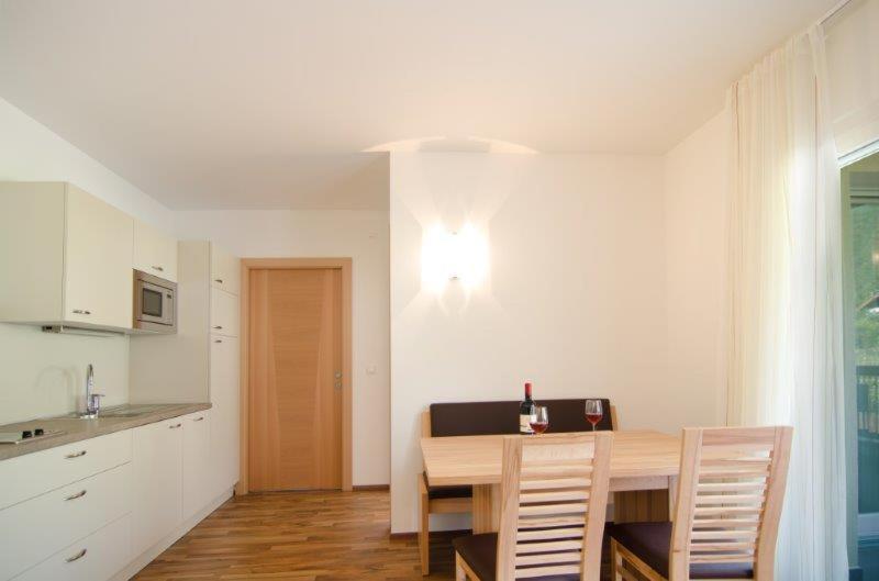 Garni Hotel Peterlinhof Caldaro Kültér fotó