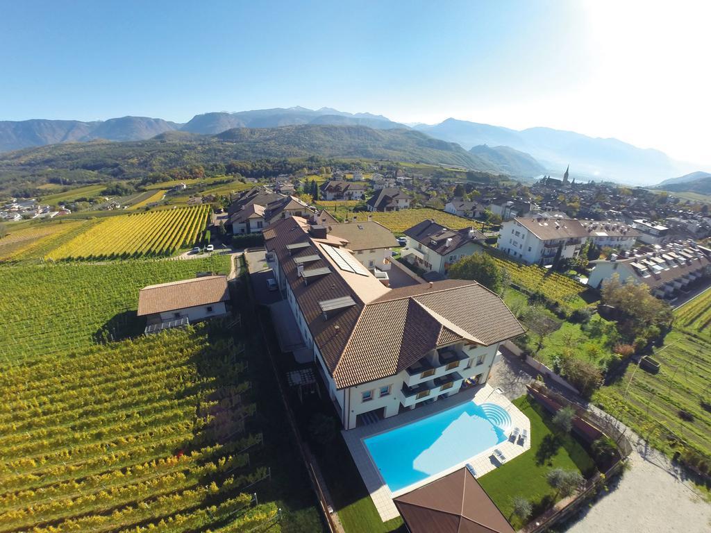 Garni Hotel Peterlinhof Caldaro Kültér fotó