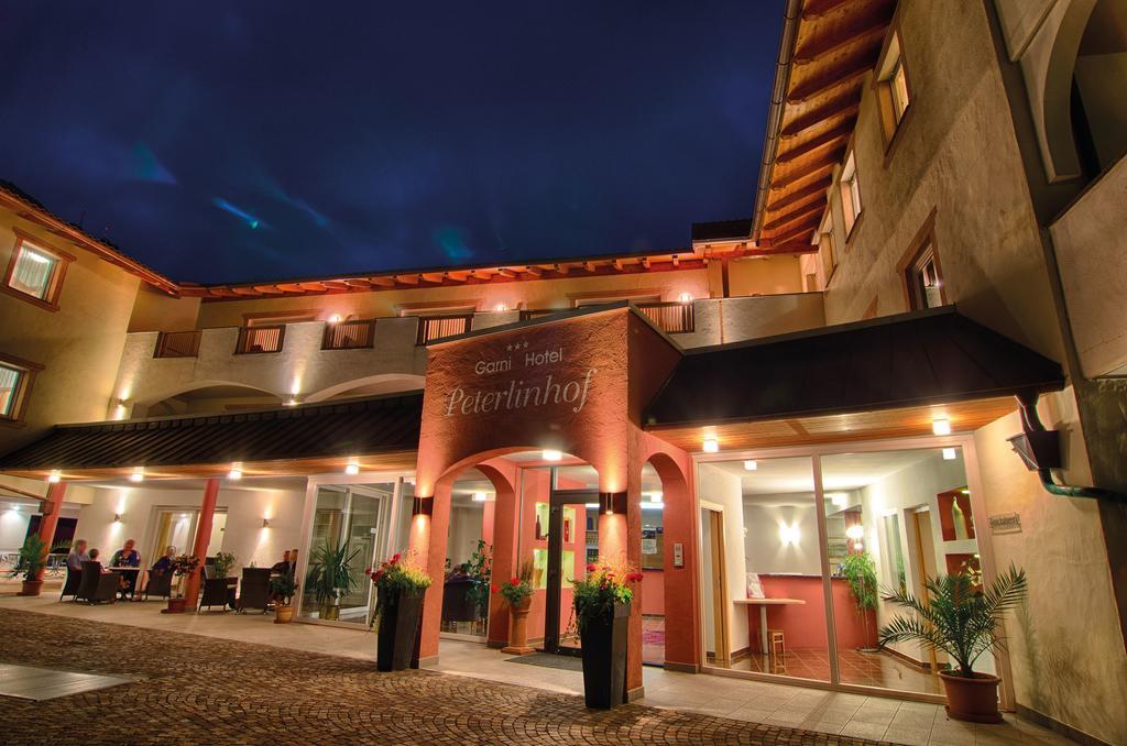 Garni Hotel Peterlinhof Caldaro Kültér fotó