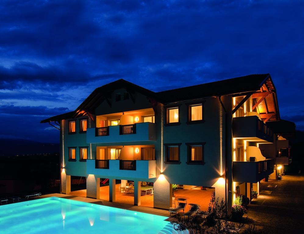 Garni Hotel Peterlinhof Caldaro Kültér fotó