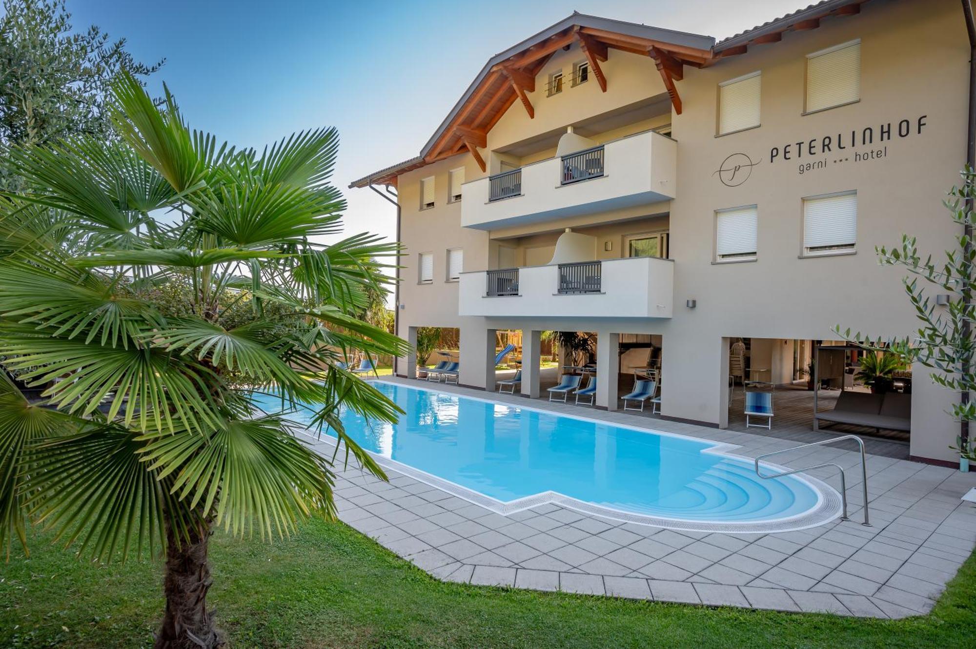 Garni Hotel Peterlinhof Caldaro Kültér fotó