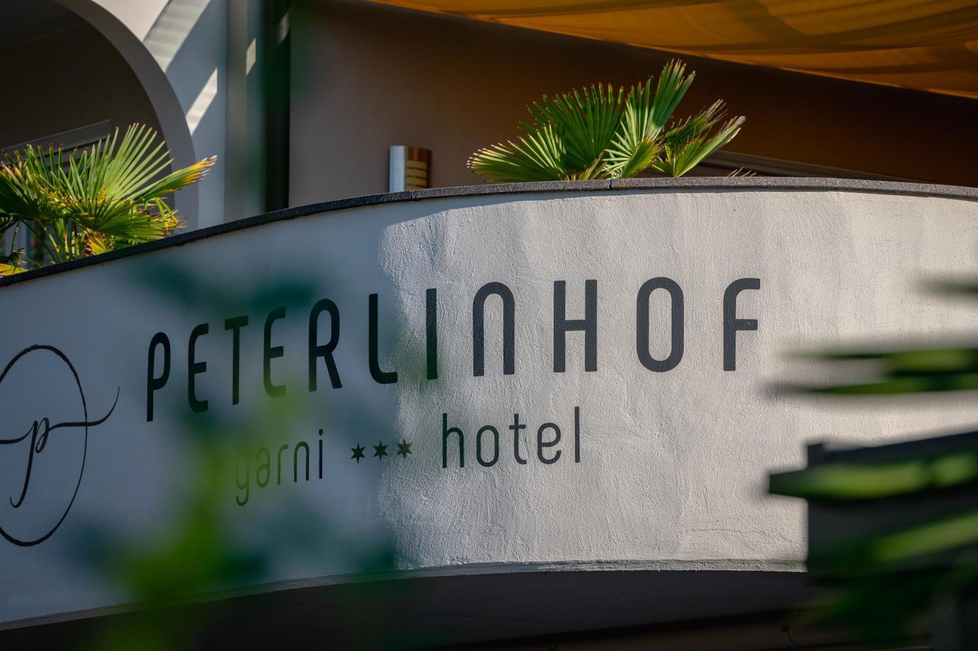 Garni Hotel Peterlinhof Caldaro Kültér fotó