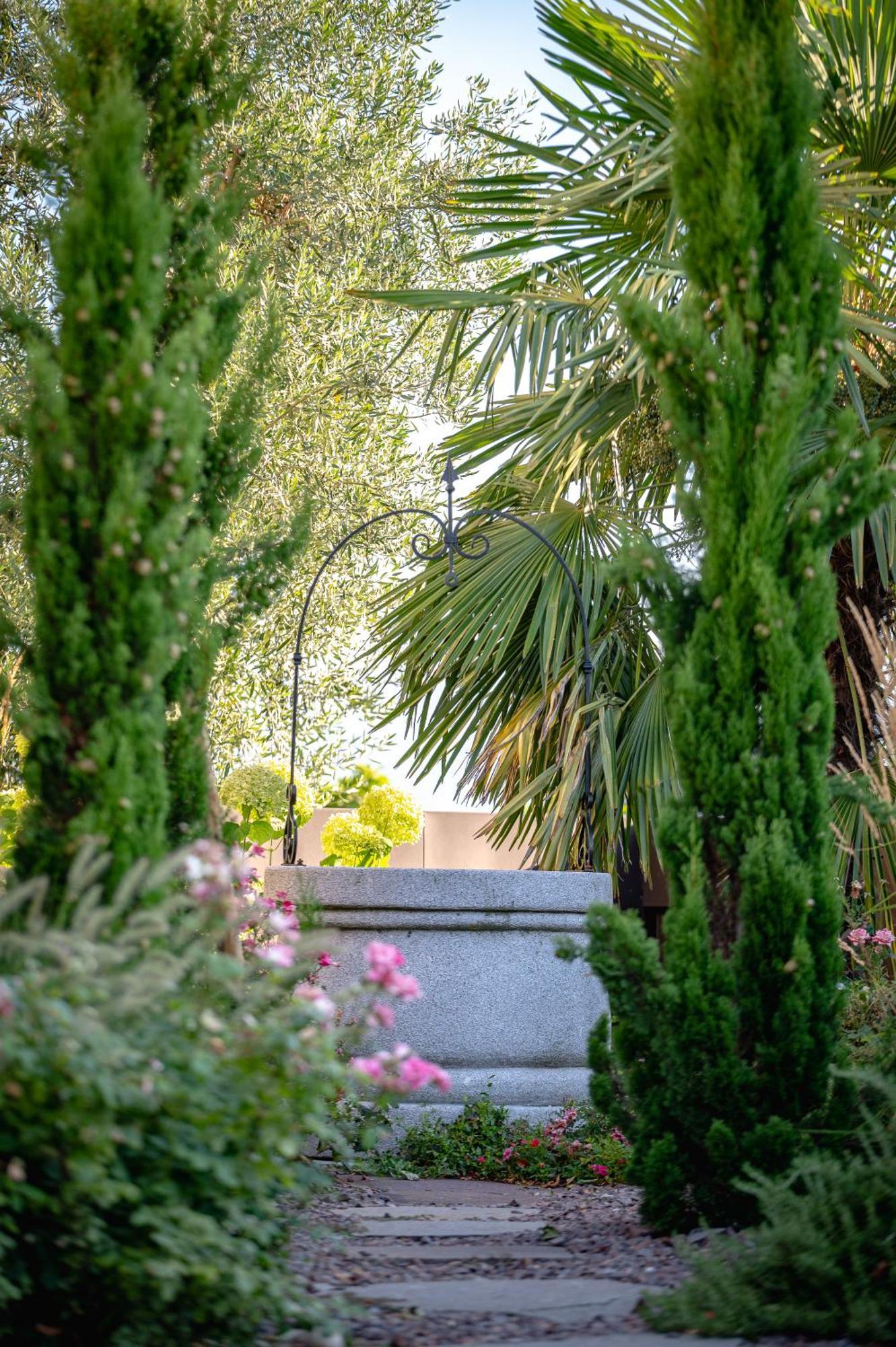 Garni Hotel Peterlinhof Caldaro Kültér fotó