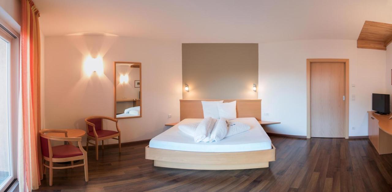 Garni Hotel Peterlinhof Caldaro Kültér fotó